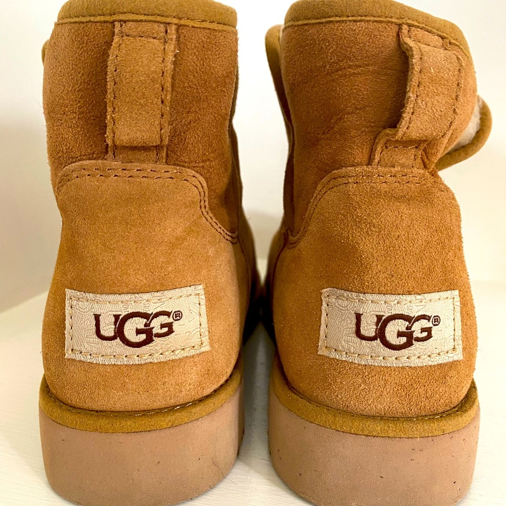 UGG Katalina kids size 2